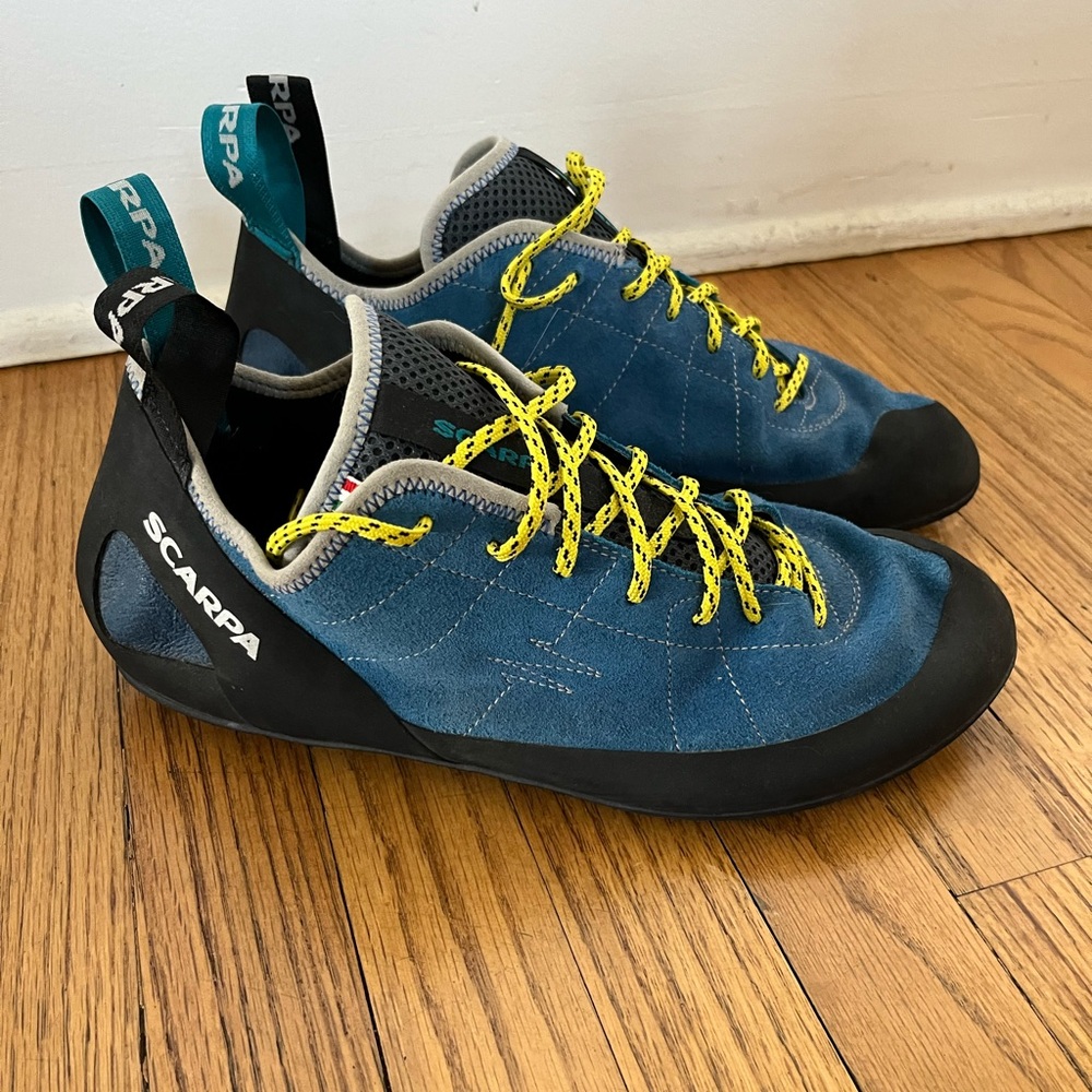 Scarpa Helix lightly used rock climbing shoes